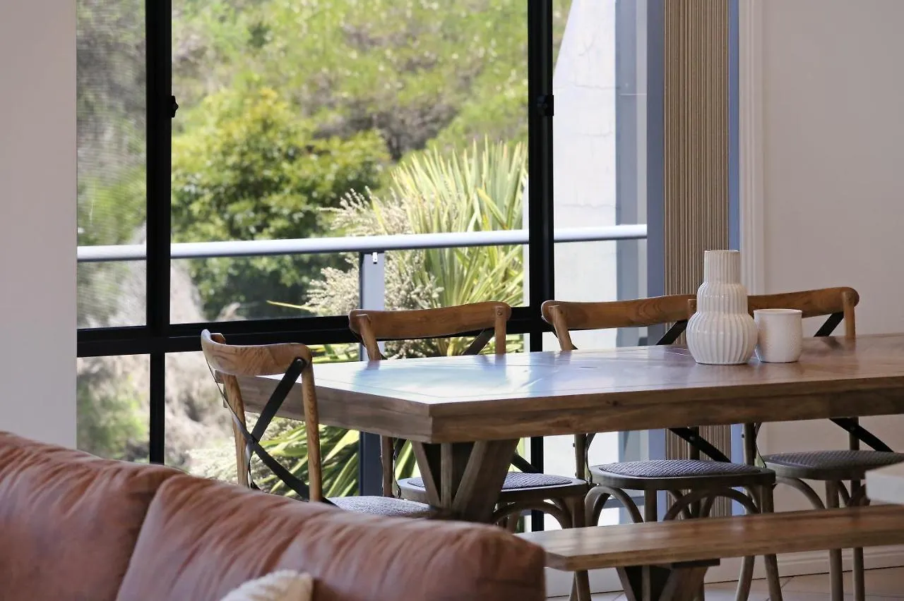 Tura Beach House 0*, Tura Beach